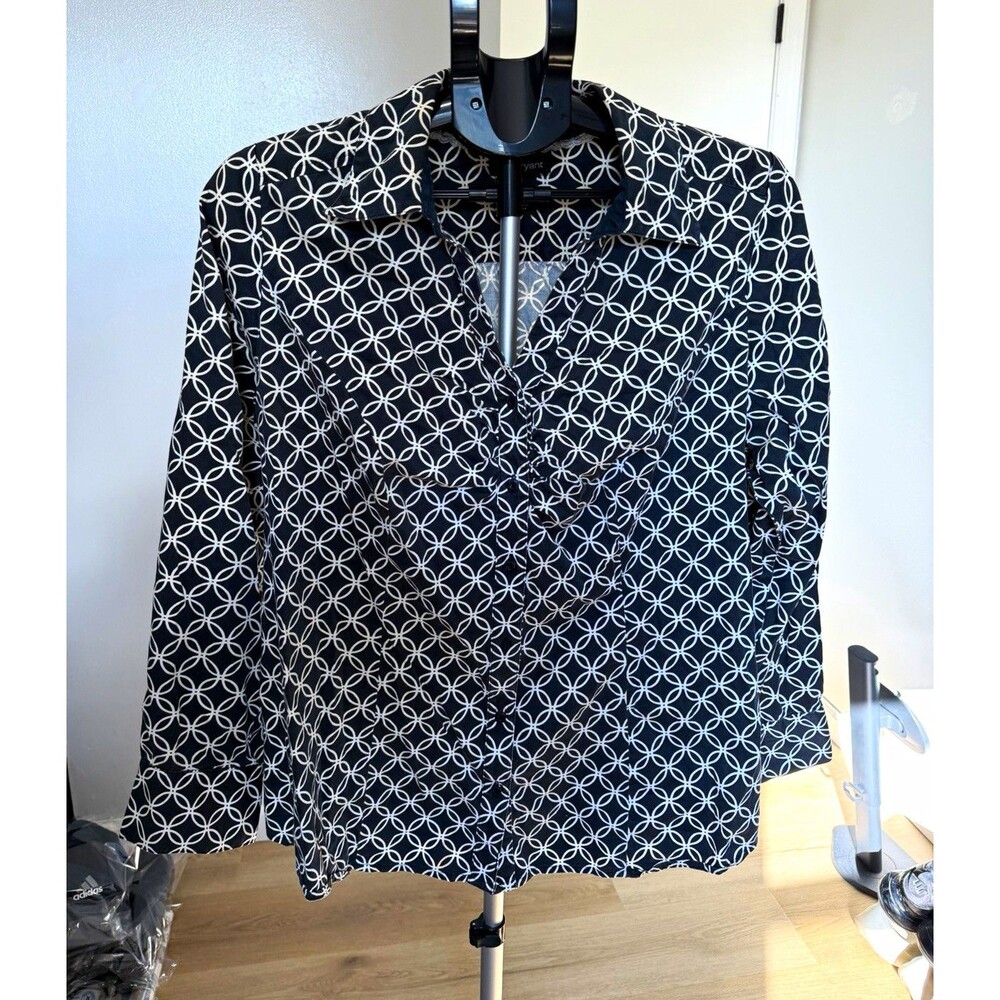Lane Bryant Women's Plus 18 Black/White Geometric Button-Up Collared Blouse